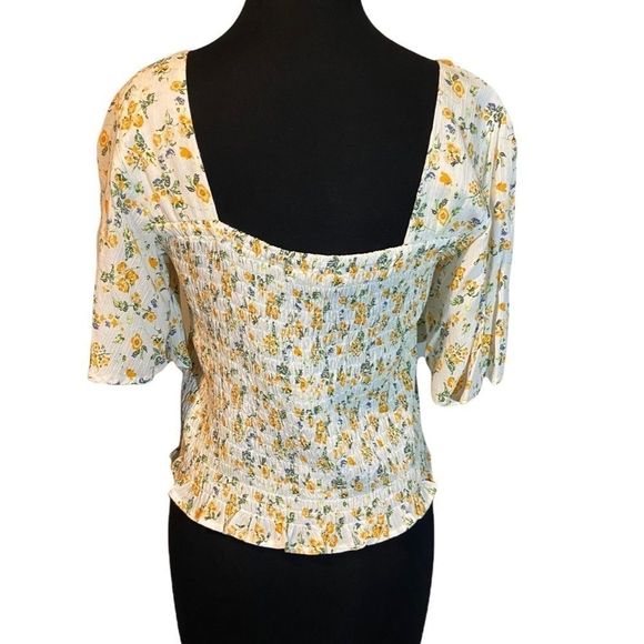 NWT Chelsea & Violet Floral Smocked Top L - Picture 2 of 10